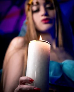 Caroline_hernandes light blue Pic