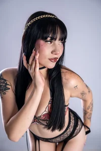 Dangerously beautiful od SaharaKramer  2 snímek