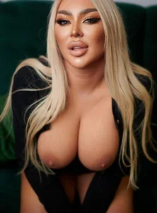 Public od Sarah-Stone  2 snímek