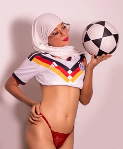 naishaa_ 🏆Prepared for the World Cup… and to celebrate each goal as it deserves🏆 Foto 2