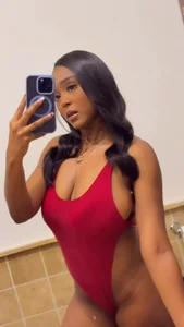 Summer Heat od Naomi_bennet  2 snímek