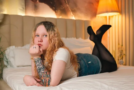 AnnieVibe Touch me slowly, make me feel it Hình 4