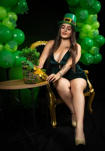 ellarosee_ lucky and sexy elf💰💚 Pic 4