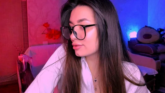 Swee_Alicee A teacher or a secretary? Billede 2