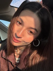 Amelia_Vesper 𝒞𝒶𝓉𝒸𝒽𝒾𝓃𝑔 𝓉𝒽𝑒 𝓈𝓊𝓃'𝓈 𝓇𝒶𝓎𝓈☀️ Bilde