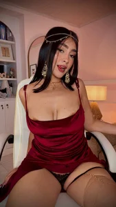 JulesBenett You let me be your sweet goddess? Hình 2