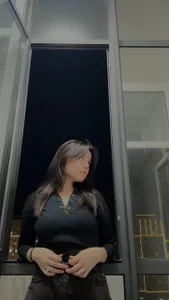 SherriCastillo By the window Bilde 6