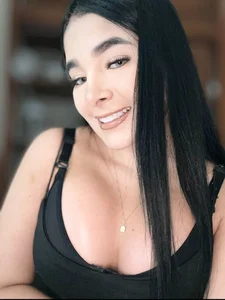 Amy_ruizz I'm not just a pretty face... I'm also malicious 😏😈 Immagine  2