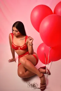 carolriveraa_ Carol sexy Valentine`s Day Bilde 6