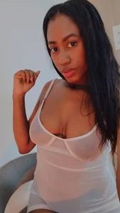 KaylieLondon: Public ( 6 фото)