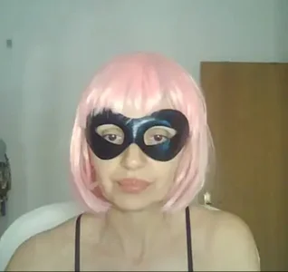 AVA_MILF Public Pic 3