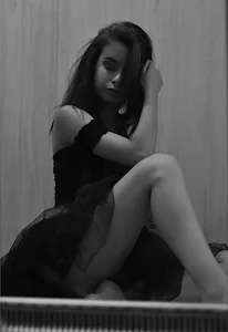 Sophie_Rae Public Pic 2