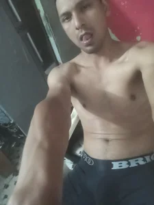 Photos de nu XXX de PROSTITUTO-RICO : 3