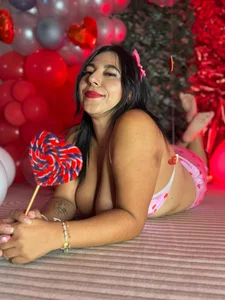 KendalMilleer Celebrating with love 💗 Immagine  7