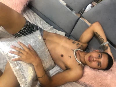 Scook_Gray_ sexy Pic 3