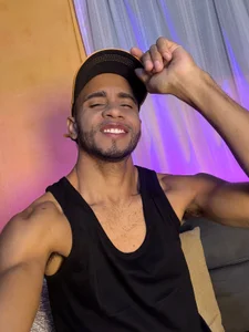 HI de Alex_bigcock11_  4 photos