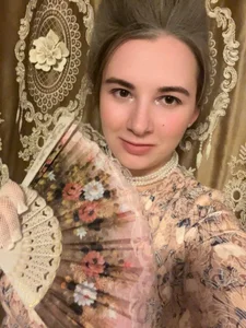 MeganHollyss Public  4. fénykép
