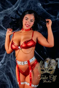 I am your favorite trick or treat, and you can't choose just one. de candyhot_tk Foto 2