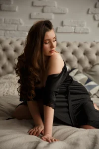 BeatriceAddams hot brunette Fotka 2