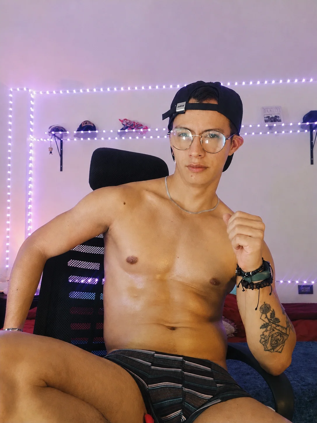 Brandon_starkk adlı kullanıcının viral fotoğrafları:  6687
