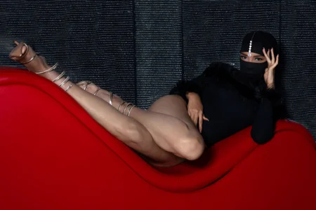 naishaa_ Here, in my favorite corner wishing you without control 😈🖤 Pic