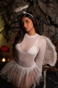 AlessiaVallmont I will be your halloween angel 🥰 Immagine  5