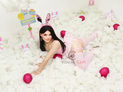 miss_thang_ This rabbit has your gift, come and get it! Pic 8
