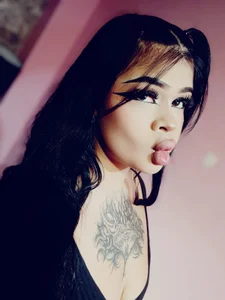 Missy_Aprill Come closer Immagine  4