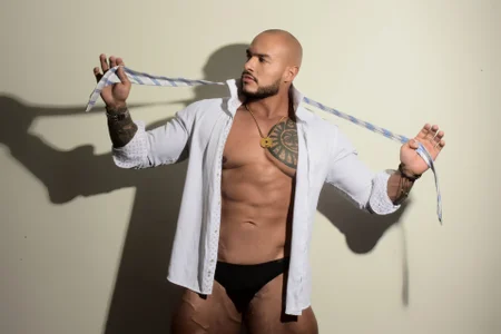 Michael_Fame At office Bilde