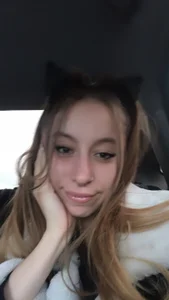 Ada_Gold_ Public Pic 5