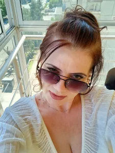 LucyBelli i am Pic 5