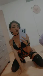 Henutmire_Rossi Your bad girl Pic 5