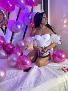 amber_diior: my birthday ❤️ ( 3 фото)