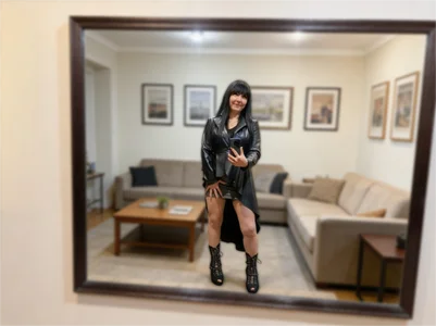 Beautifully Different Me 💫🖤 de SusanLaNiceX  7 Imagens