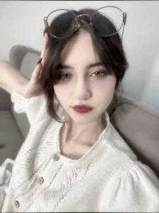 LaveraSitko kullanıcısının With glasses :3 albümü -  5 fotoğraf