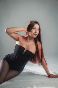 GabbieCarter20Public图片 4