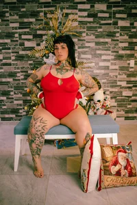 VampGirl1 Christmas 2022 Pic 5