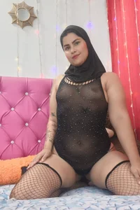 AishaAmin_ SO HORNY AND HOT 🥵 Poză 3