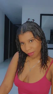 ivonjoness Red Pic 5