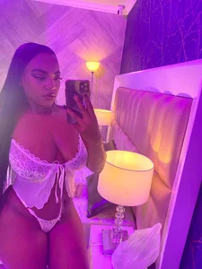 ReinaMiah White set  4. fénykép