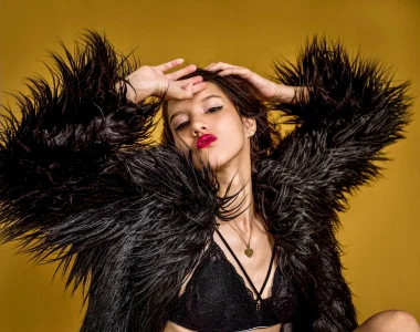 Linda4Petite Public Pic