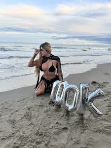 100k and all my love for you 💫 od Amber_Martins_  snímek