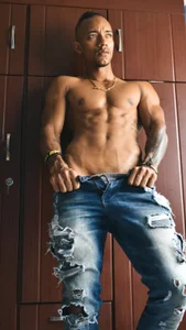 Manolo_Hot1: Public ( 8 фото)