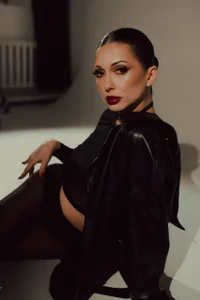 Black🖤 de Succubus-Magdalena  2 Imagens