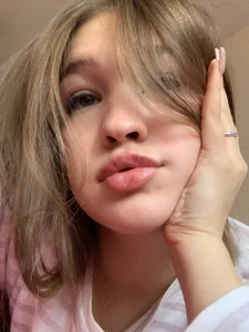 PlayfulMelly Public Billede