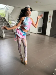 Emily_Channell 👑 Foto 4