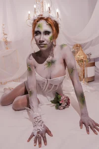 missebonyvegas_cr KISS ME BEFORE I BITE 💋🧟‍♀️ - {count, plural, one {תמונה אחת} two {שתי תמונות} many {# תמונות} other {# תמונות}}