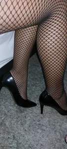 sashasweethot: HEELS AND STOCKINGS #001 ( 3 фото)