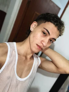 yulian_vasquez kullanıcısının Say My Name albümü -  2 fotoğraf