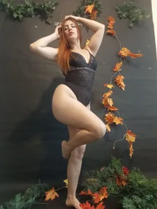 Giselle_Noah: Thanksgiving Day ( 5 фото)